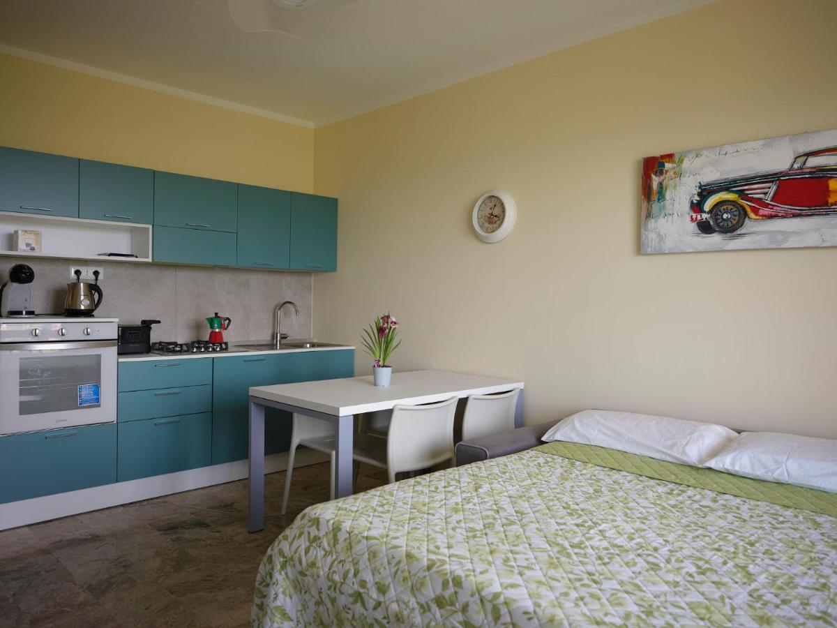 Casa Ierardi - Appartamento Arona Bellavista ภายนอก รูปภาพ