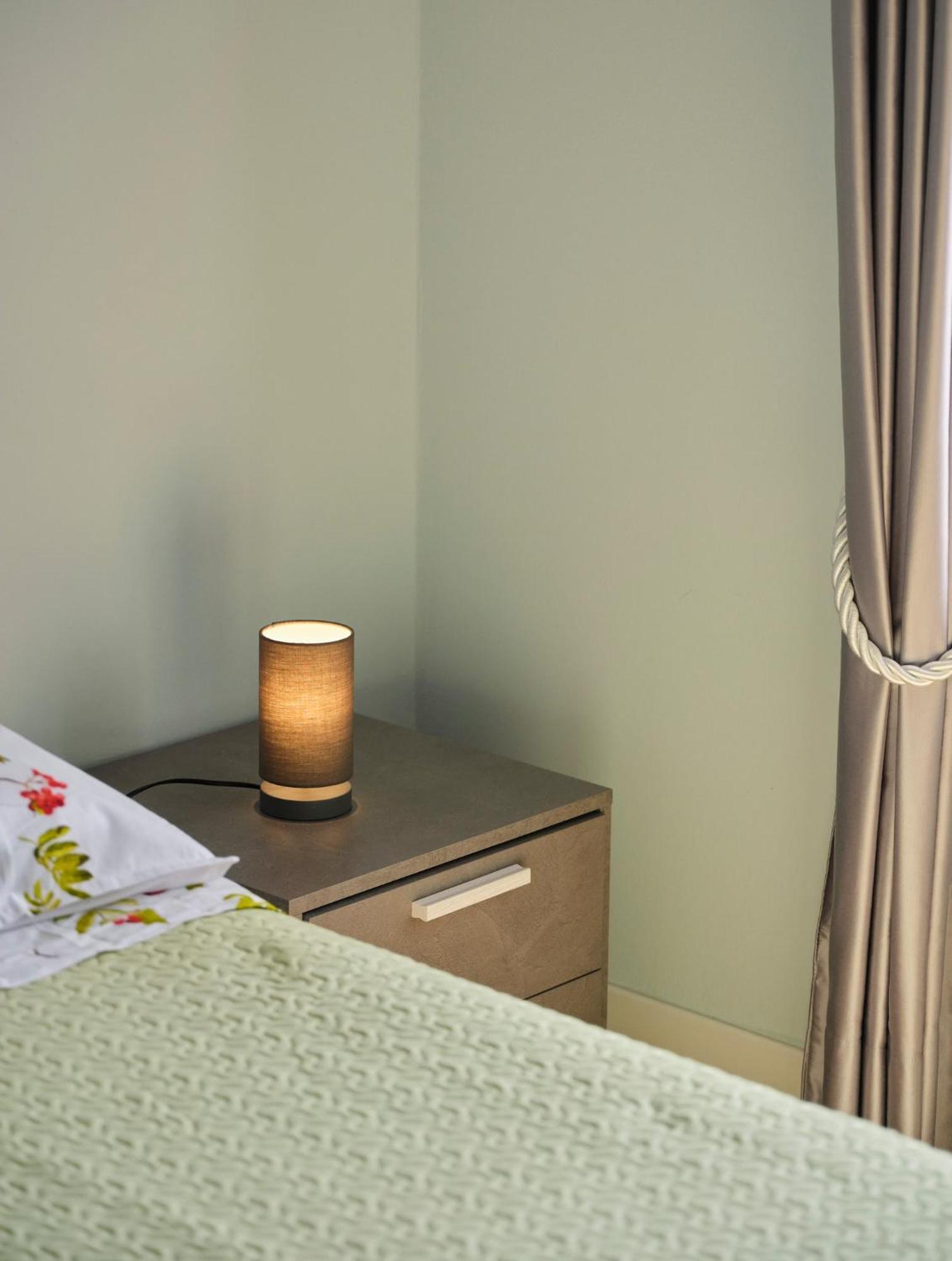 Casa Ierardi - Appartamento Arona Bellavista ภายนอก รูปภาพ