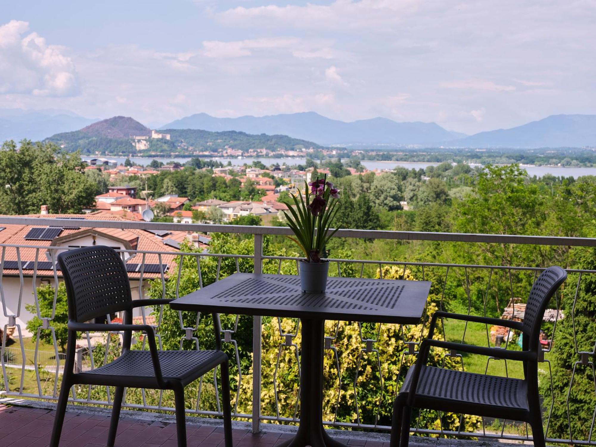 Casa Ierardi - Appartamento Arona Bellavista ภายนอก รูปภาพ